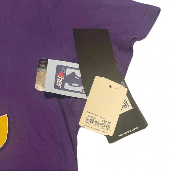 Los Angeles Lakers LeBron James #23 New Era Women's Graphic V Neck T - Size M - Picture 7 of 10